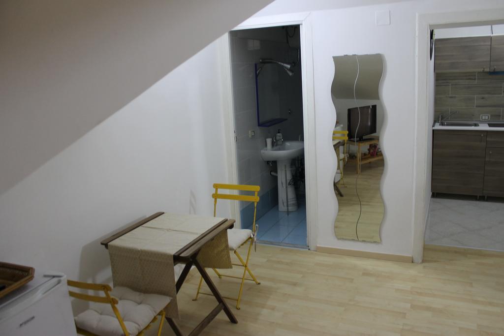 Casa Nel Cuore Di Napoli Apartment Екстериор снимка